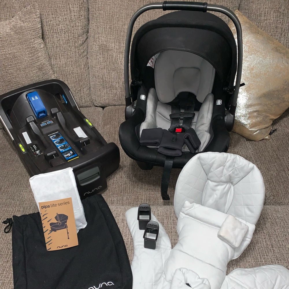 Nuna Pipa Lite LX in Caviar